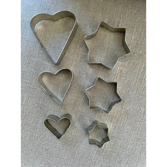 Set of 6 Vintage Aluminum Cookie Cutters- 3 Heart and 3 Hexagram Star - Picture 2 of 9